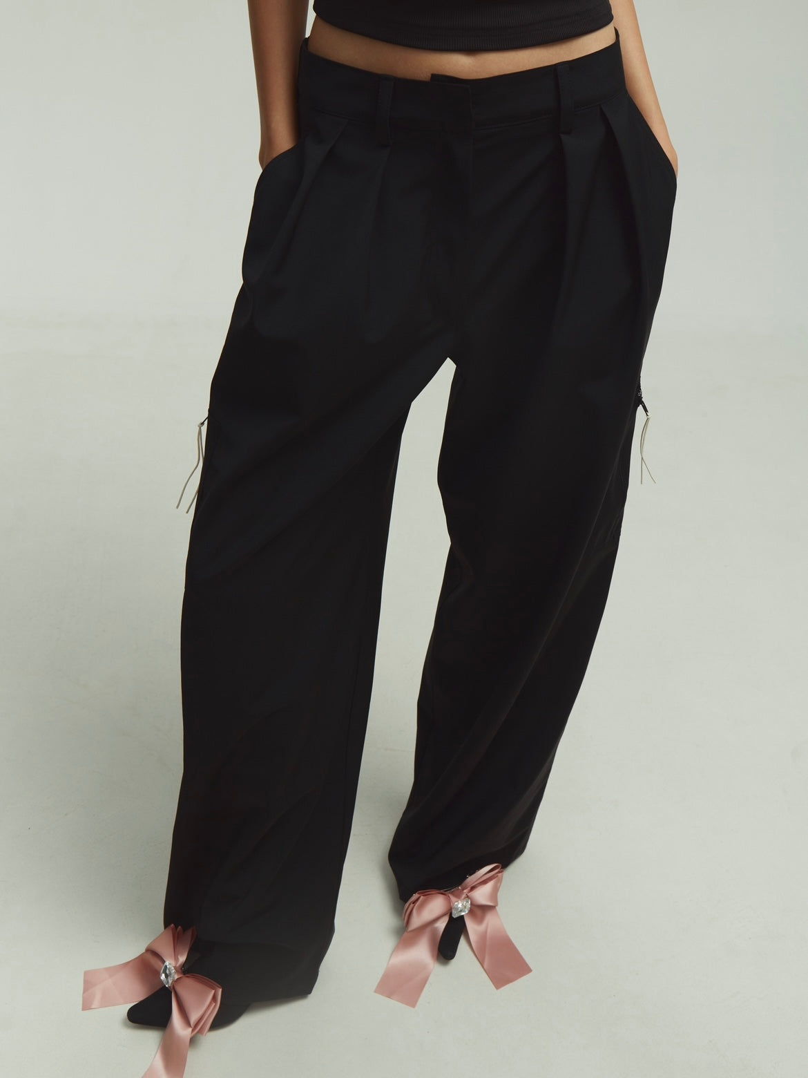 Wool Low Rise Trousers In Black