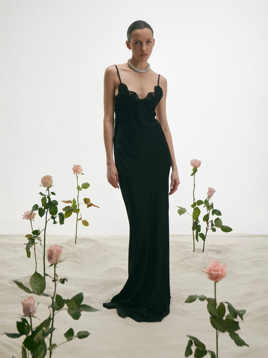 "Daisy" dress in black